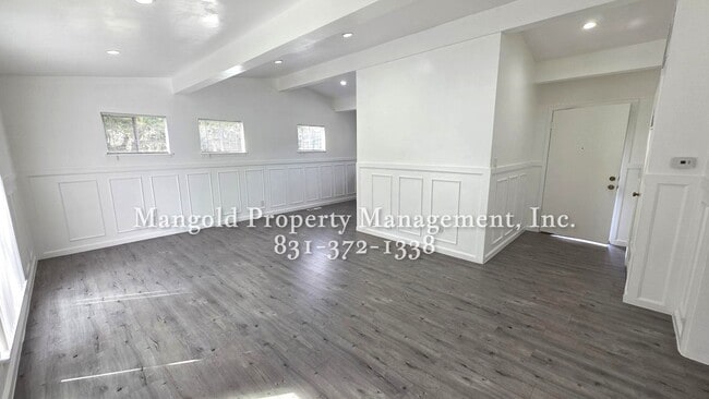 Building Photo - 635den