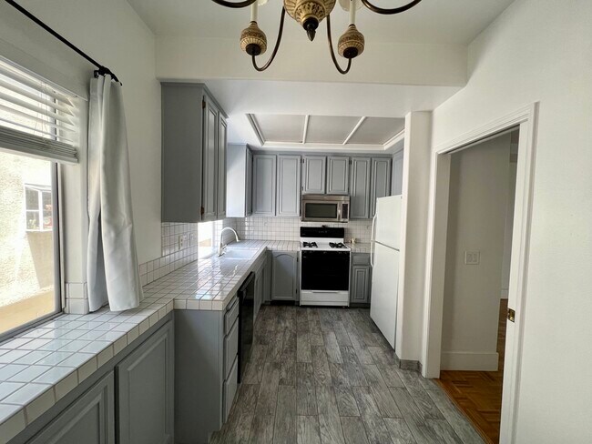 Foto del edificio - 5145 Yarmouth Ave