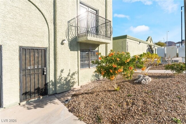 Foto del edificio - 7090 Burcot Ave