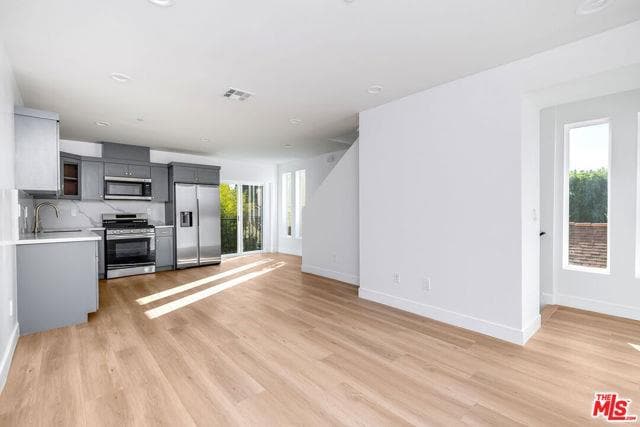 Foto del edificio - 10801 Kling St