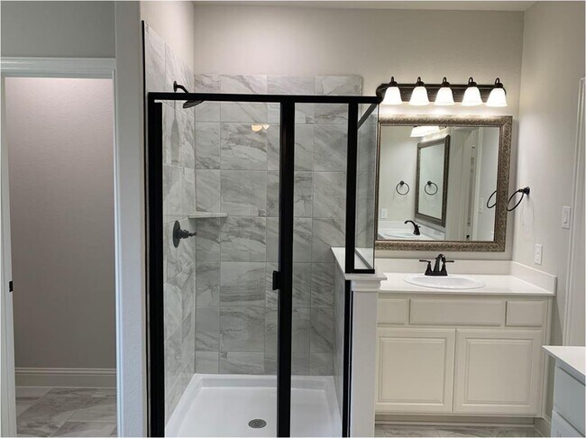 Foto del edificio - 7803 Cottonwood Dr