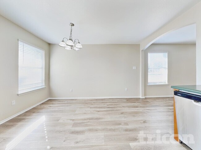 Foto del edificio - 228 Fall Creek Dr