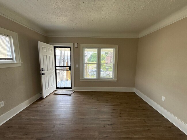 Foto del edificio - Fully Renovated 3-Bedroom Home – Move-In R...
