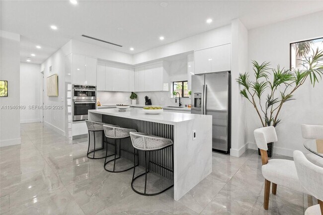 Foto del edificio - 325 SW 16th St