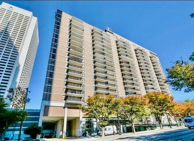 Building Photo - 620 Peachtree St NE