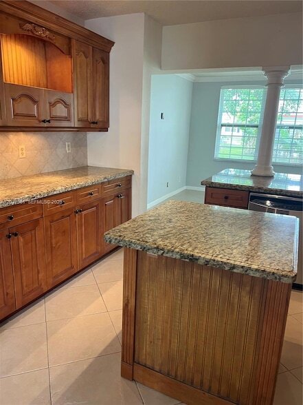 Foto del edificio - 6805 NW 75th St