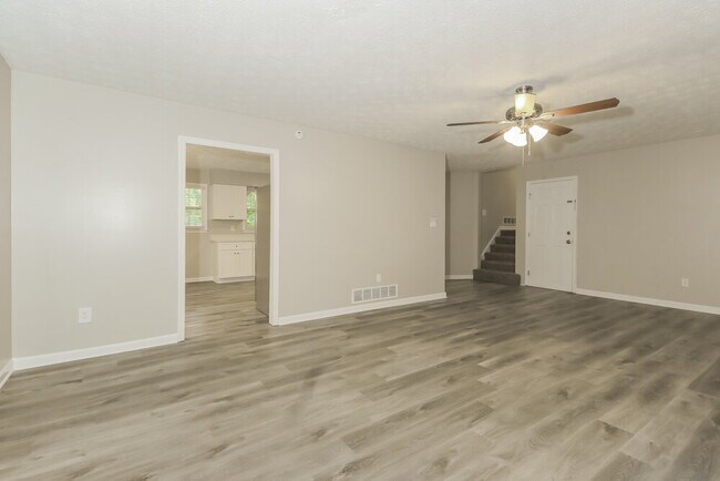Building Photo - 616 Charity Ln SW