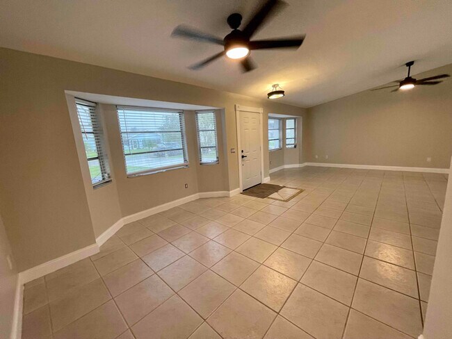 Foto del edificio - 2292 Oberon Ln