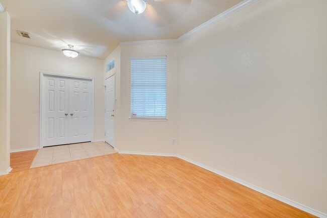 Building Photo - 7909 Country Home Dr