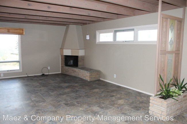 Building Photo - 825 Stagecoach Dr