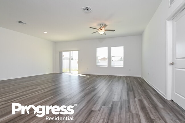 Building Photo - 851 Ribbon Grass Loop