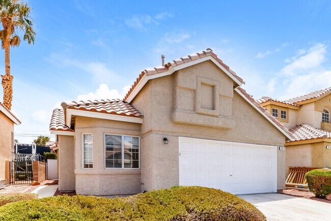 Building Photo - 1027 Overture Dr