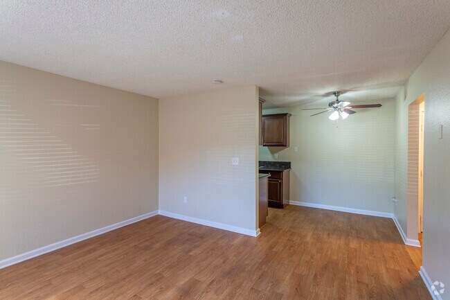 1HAB, 1BA - 650 ft² - Maple View Apartment