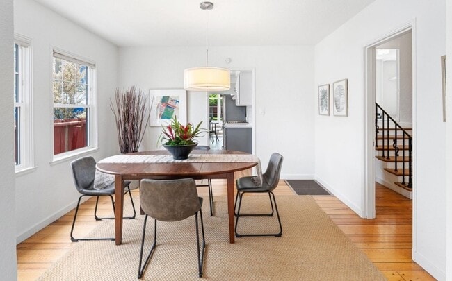 Building Photo - 1384 Ada St