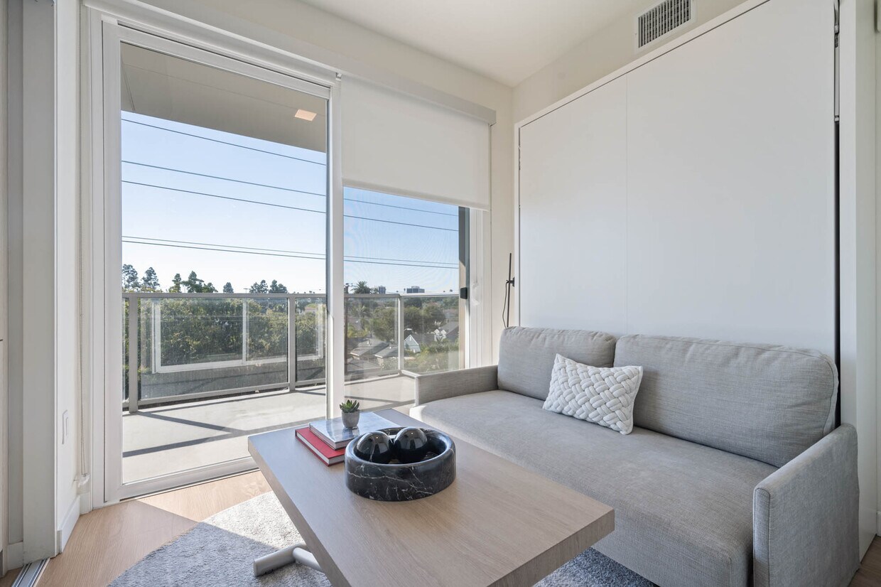 Primary Photo - Opulent, Fully Furnished Private Room in S...