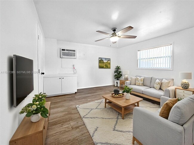 Foto del edificio - 883 SW 10th St