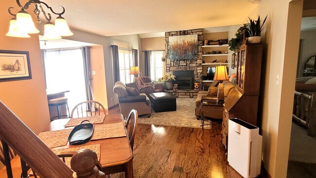 Building Photo - 294 Cobblestone Dr