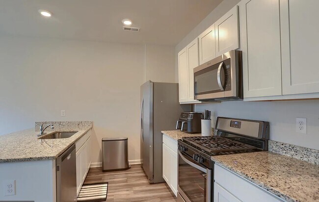 Foto del edificio - 330 Maple Run Dr