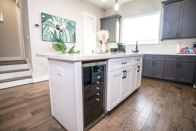 Foto del edificio - 1915 Kolfahl St