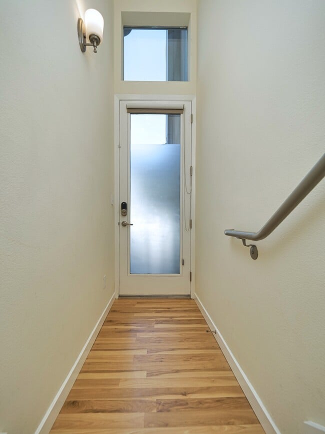 Building Photo - 486 1st St