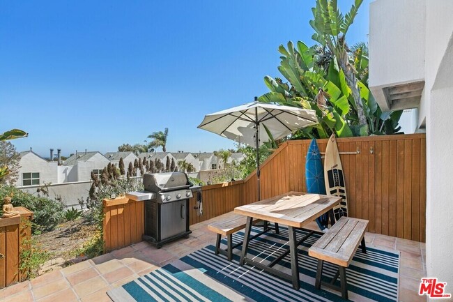 Foto del edificio - 28711 Pacific Coast Hwy