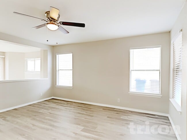 Foto del edificio - 15819 Hastings Park