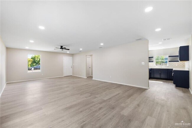 Foto del edificio - 17 Standard Ave