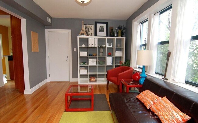 Building Photo - 2709 W Belden Ave