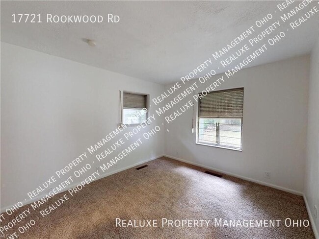 Foto del edificio - 17721 Rookwood Rd