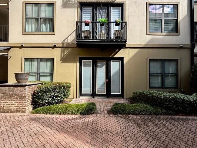 Foto del edificio - 5300 Peachtree Rd