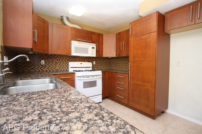 Building Photo - 12283 Westcliff Dr
