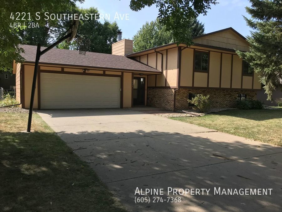 Primary Photo - 4 Bed/2 Bath East Side Home For Rent!