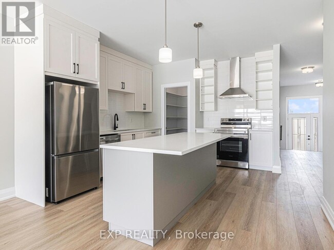 Building Photo - 826 Namur St
