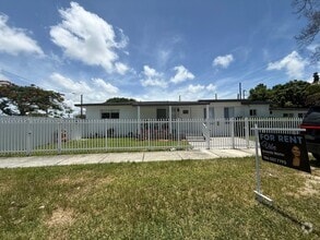 Building Photo - 3440 SW 75th Ct