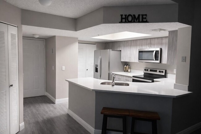 Building Photo - 5065 Wiles Rd