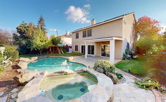 Foto del edificio - 2638 E Skyview Ave