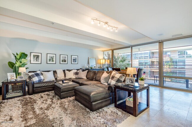 Foto del edificio - 7121 E Rancho Vista Dr