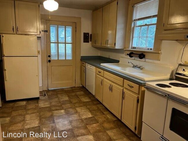 Foto del edificio - 3 br, 2 bath House - 1508 McLeod Rd*