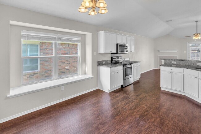 Building Photo - 11829 Gold Creek Dr E