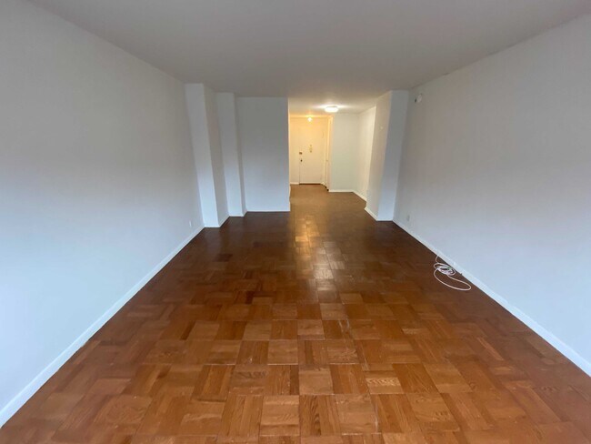Building Photo - 455 Ocean Pkwy