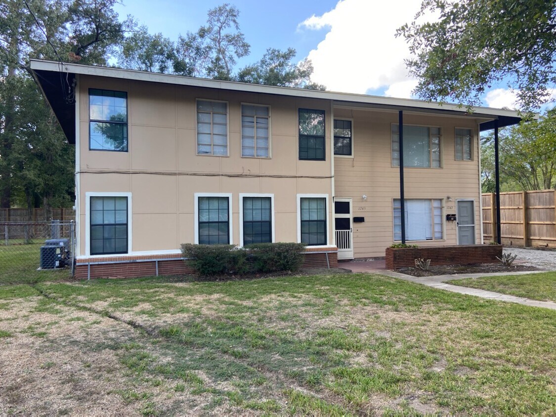 1745 W Lucas Dr Unit 1745, Beaumont, TX 77706 Apartments in Beaumont, TX