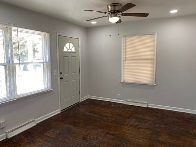 Building Photo - 1405 S Franklin Ave