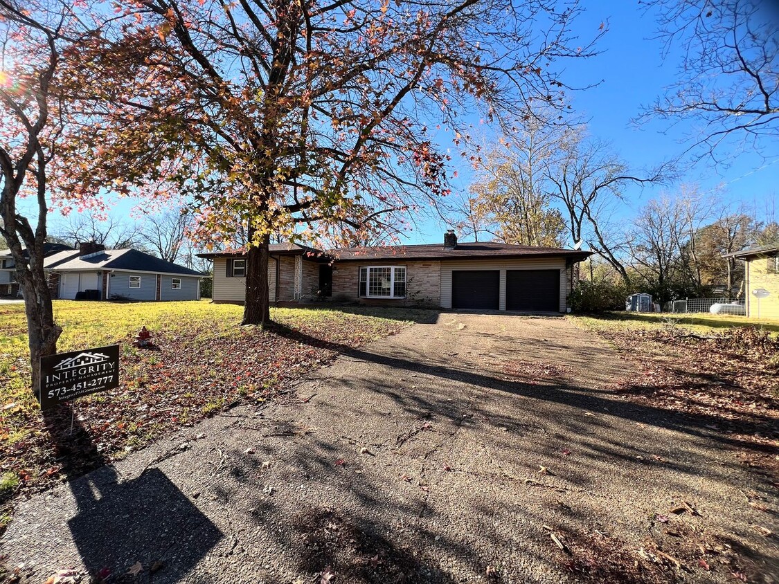 Primary Photo - Home Close to West Gate of FLW