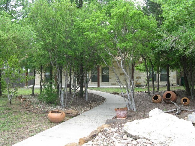 Foto del edificio - 806 Woodland Park Dr