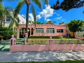 Building Photo - 1720 SW 11th St