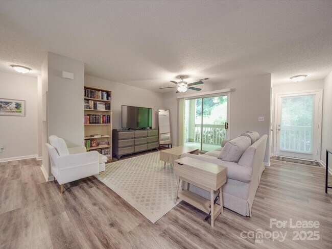 Building Photo - 1052 Churchill Downs Ct