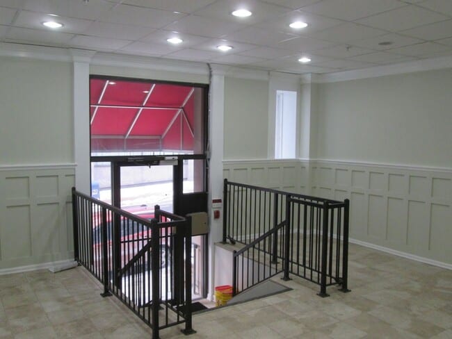 Interior Photo - The Tobee - Cathedral St 311 (19 W. Mulberry)