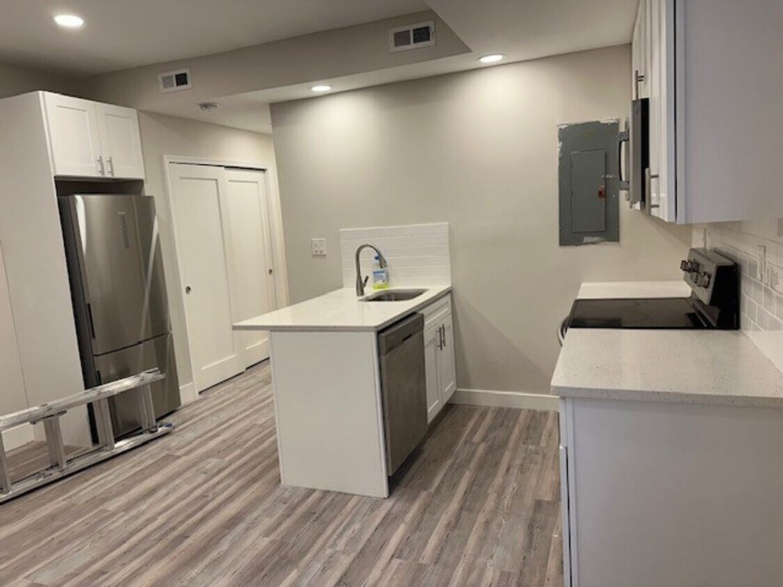 919 Susquehanna St Unit 1, Harrisburg, PA 17102 Room for Rent in