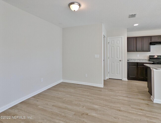 Foto del edificio - 8532 Osteen St