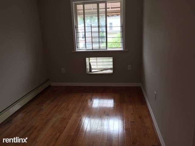 Building Photo - 3 br, 2 bath Apartment - 8117 102nd Rd